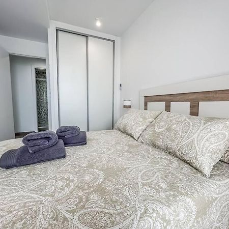 Modern 2 Bed Apartment With Pool In 프리질리아나 외부 사진