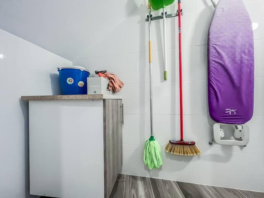 Modern 2 Bed Apartment With Pool In 프리질리아나 외부 사진