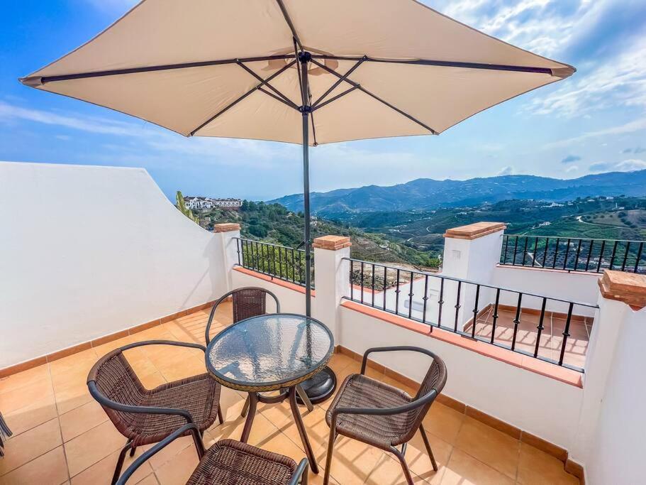 Modern 2 Bed Apartment With Pool In 프리질리아나 외부 사진