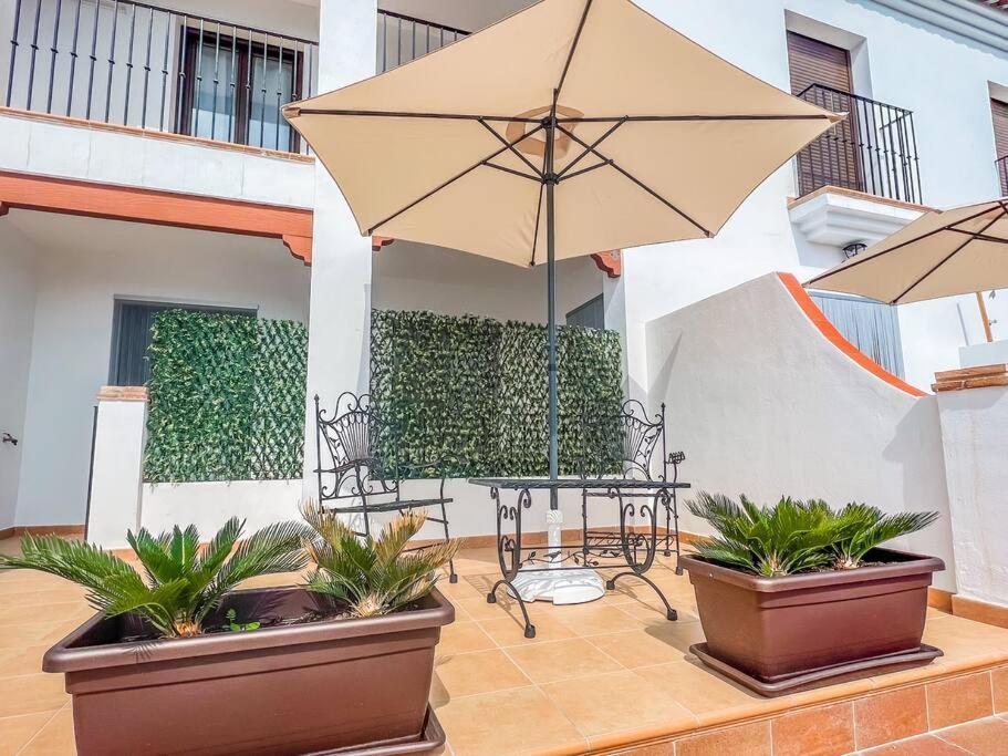 Modern 2 Bed Apartment With Pool In 프리질리아나 외부 사진