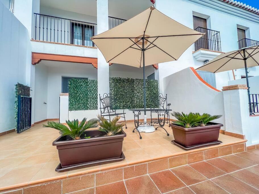 Modern 2 Bed Apartment With Pool In 프리질리아나 외부 사진